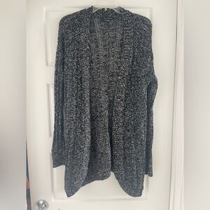 Women's American Eagle Black and White Cardigan size Medium